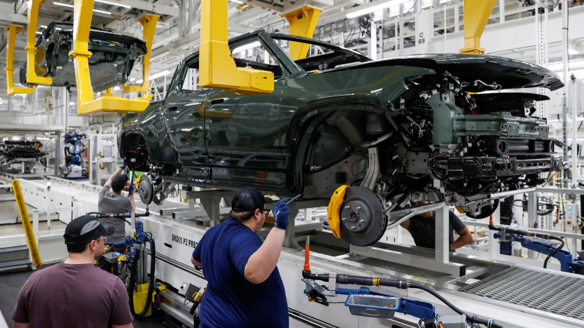 trump to ease tariffs on US auto industry trump to ease tariffs on US auto industry