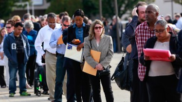 US unemployment claims fall