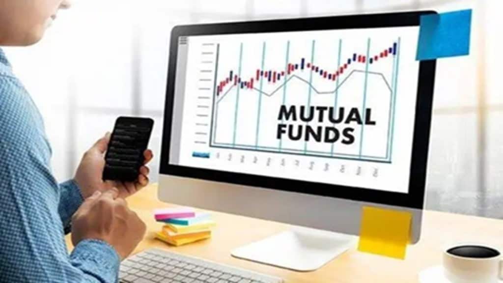 SIP Flows Hit Record ₹29,361 Cr in September; Gold and Silver ETFs See All-Time High Inflows Amid Equity Flow Dip.