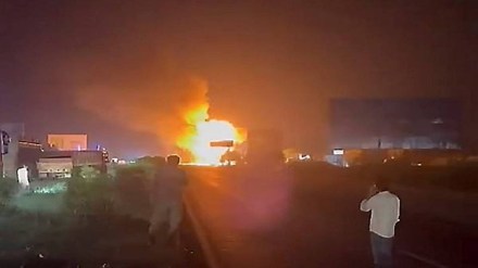 People look on as fire breaks out in an LPG gas cylinder-laden truck on Jaipur-Ajmer highway, at Mauzmabad area, in Jaipur district, Rajasthan, late Tuesday, Oct. 7, 2025. (Photo source: PTI) People look on as fire breaks out in an LPG gas cylinder-laden truck on Jaipur-Ajmer highway, at Mauzmabad area, in Jaipur district, Rajasthan, late Tuesday, Oct. 7, 2025. (Photo source: PTI)
