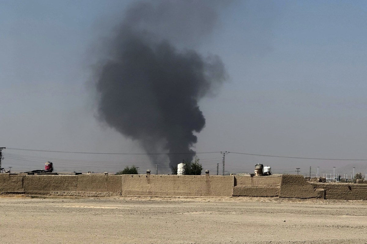 Smoke goes up after a shell exploded in a border area during clashes between Pakistan and Afghan forces, as seen from Pakistan side of the border near Chaman, Pakistan, Wednesday, Oct. 15, 2025. (AP Photo/H. Achakzai) Smoke goes up after a shell exploded in a border area during clashes between Pakistan and Afghan forces, as seen from Pakistan side of the border near Chaman, Pakistan, Wednesday, Oct. 15, 2025. (AP Photo/H. Achakzai)