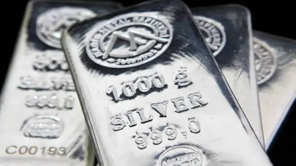 https://images.financialexpressdigital.com/2025/10/Silver-Reuters.jpg