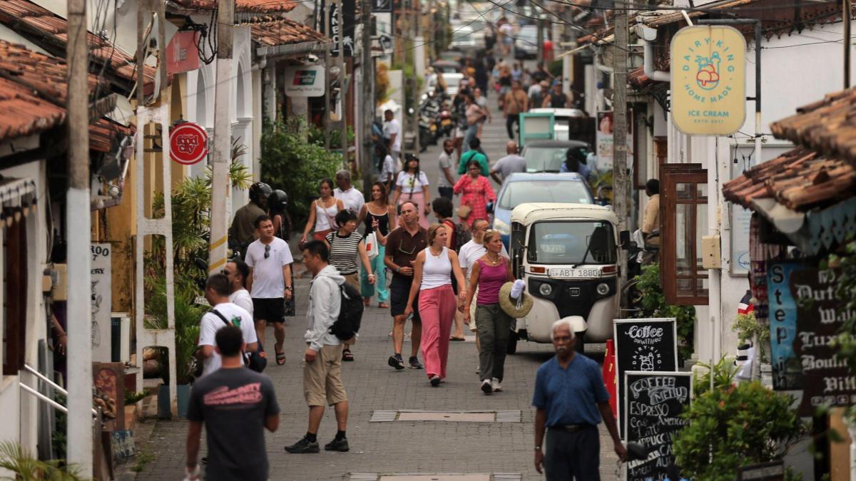 Sri lanka tourism. sri lanka tourism rebounds, sri lanka holiday in 2025, sri tourist arrivals in 2025, best time time to visit sri lanka, sri lanka tourist arrivals from India, top tourist arrivals from which country in sri lanka, sri lanka street food, sri lanka places to eat, what to eat in Sri lanka