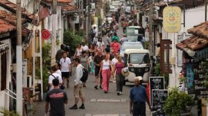 Sri lanka tourism. sri lanka tourism rebounds, sri lanka holiday in 2025, sri tourist arrivals in 2025, best time time to visit sri lanka, sri lanka tourist arrivals from India, top tourist arrivals from which country in sri lanka, sri lanka street food, sri lanka places to eat, what to eat in Sri lanka