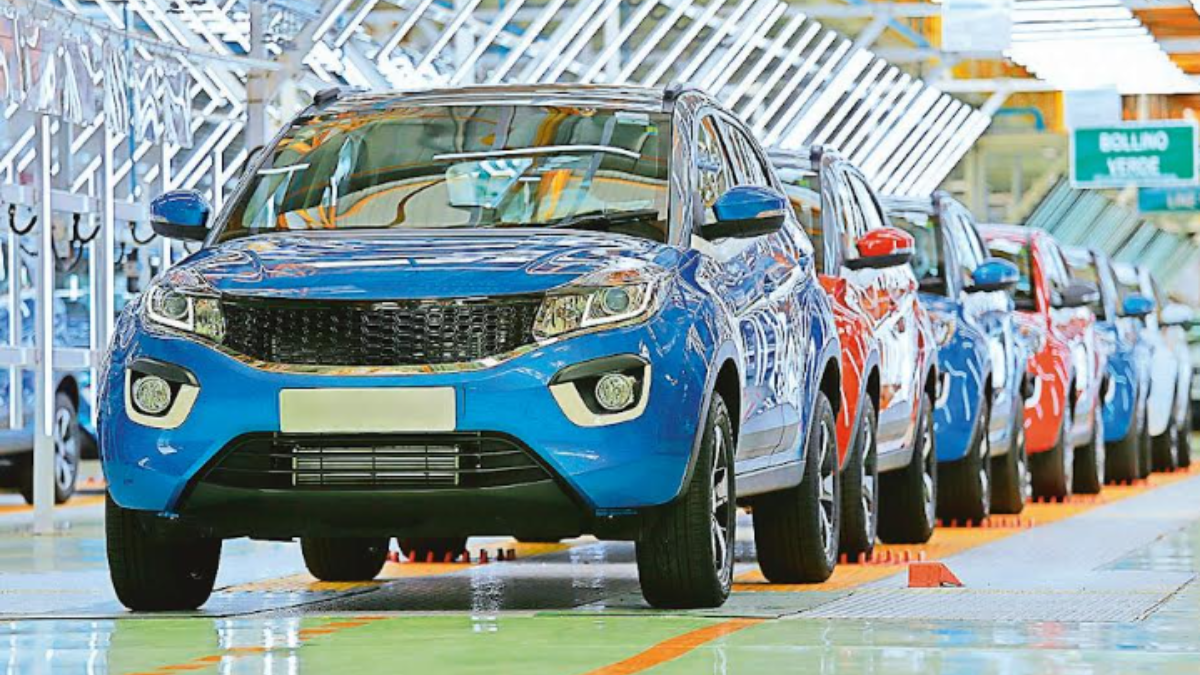 Dhanteras Deliveries Surge 20% on GST Boost, Records Fall for Maruti and Hyundai. Dhanteras Deliveries Surge 20% on GST Boost, Records Fall for Maruti and Hyundai.