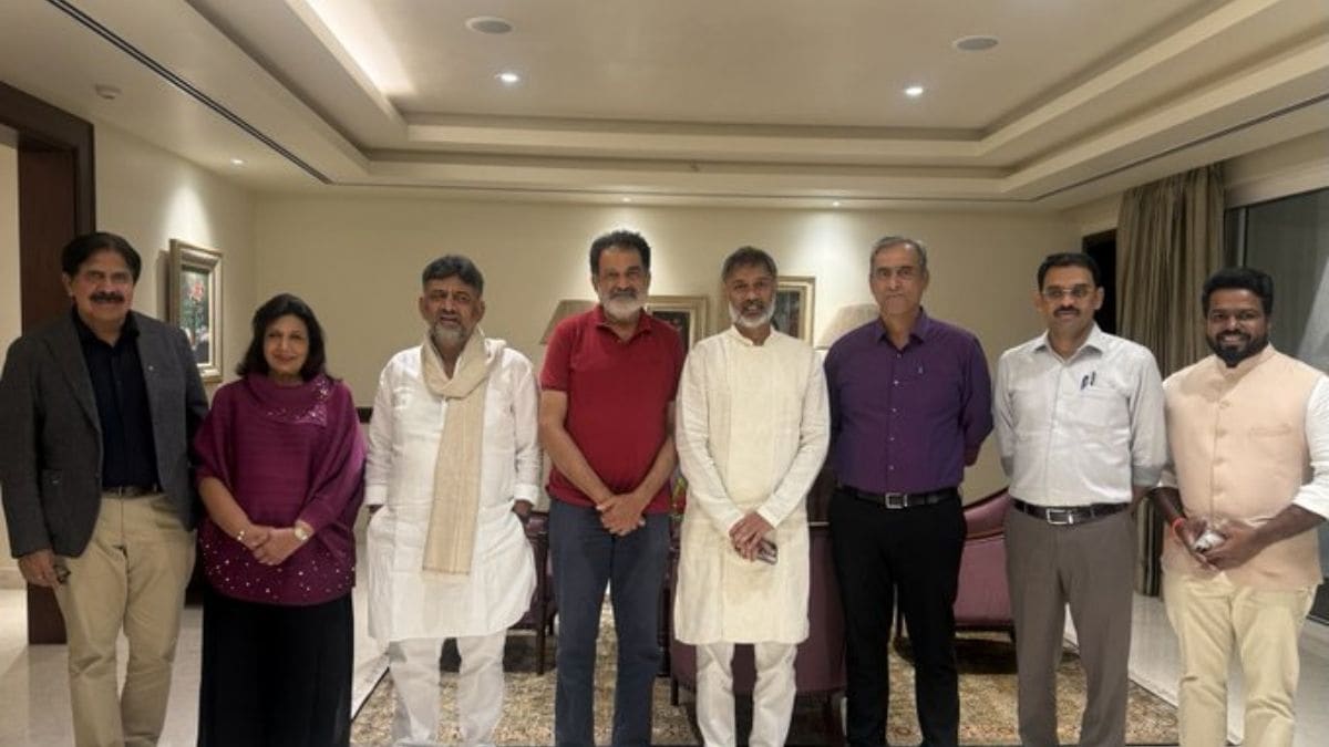 kiran mazumdar shaw, bengaluru, tv mohandas pai, dk shivakumar, bengaluru infrastructure, benglauru pothole, bengaluru traffic, orr, bengaluru road kiran mazumdar shaw, bengaluru, tv mohandas pai, dk shivakumar, bengaluru infrastructure, benglauru pothole, bengaluru traffic, orr, bengaluru road