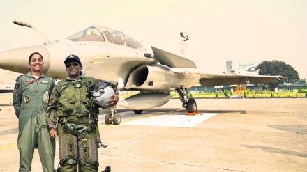 president droupadi murmu, droupadi murmy rafale, rafale jet, rafale fighter jet, droupadi murmu, indian air forcce, Shivangi Singh, squadron leader Shivangi Singh president droupadi murmu, droupadi murmy rafale, rafale jet, rafale fighter jet, droupadi murmu, indian air forcce, Shivangi Singh, squadron leader Shivangi Singh