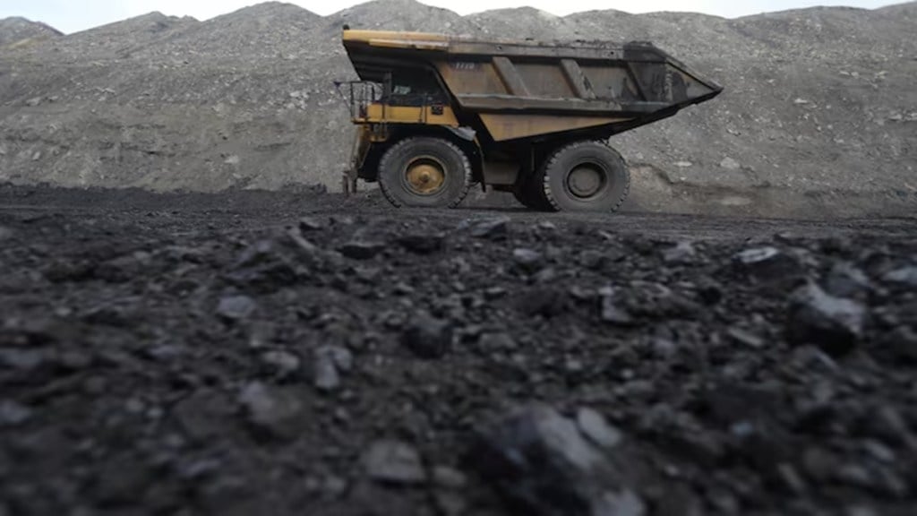 India's coal import dropped by a marginal 0.6 per cent to 20.58 million tonnes in the month of August India's coal import dropped by a marginal 0.6 per cent to 20.58 million tonnes in the month of August