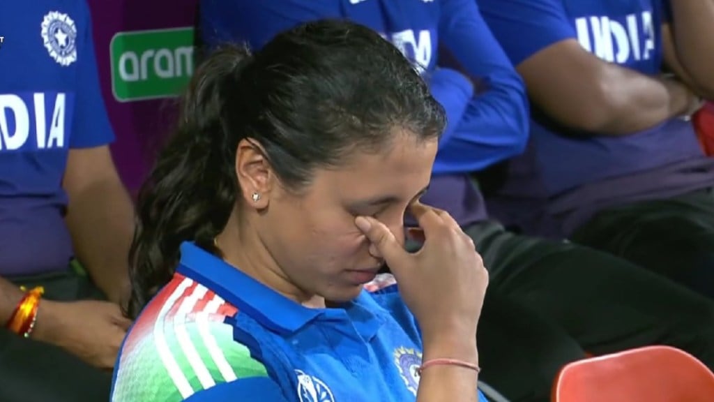 Smriti Mandhana takes responsibility as India collapse to four-run defeat against England Smriti Mandhana takes responsibility as India collapse to four-run defeat against England