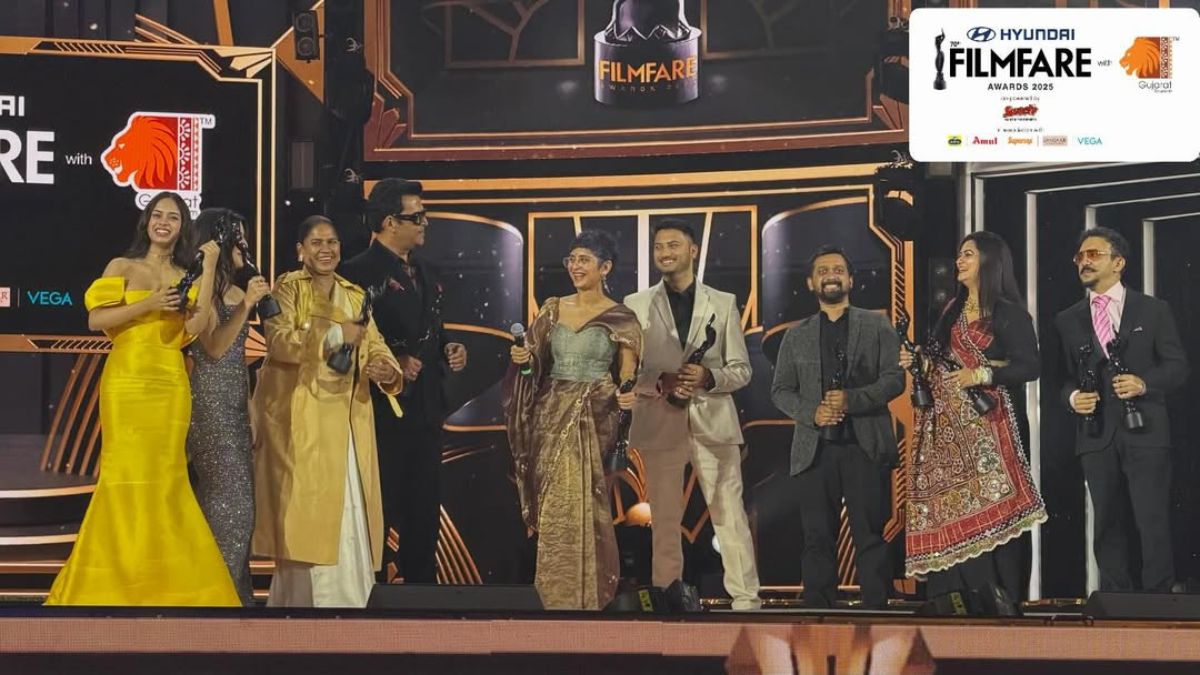The cast and crew of Laapataa Ladies accepting an award at the 70th Hyundai Filmfare Awards 2025 with Gujarat Tourism. (Image source: Filmfare/Instagram)