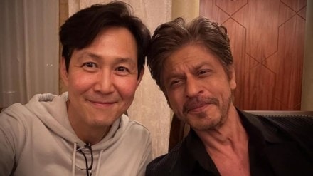 Shah Rukh Khan Lee Jung-jae selfie