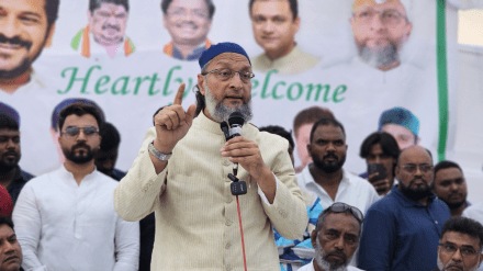 Speaking at an event in Jubilee Hills, Asaduddin Owaisi said that while expressing ‘I love Modi’ is praised, saying ‘I love Muhammad’ is met with objection. Speaking at an event in Jubilee Hills, Asaduddin Owaisi said that while expressing ‘I love Modi’ is praised, saying ‘I love Muhammad’ is met with objection.