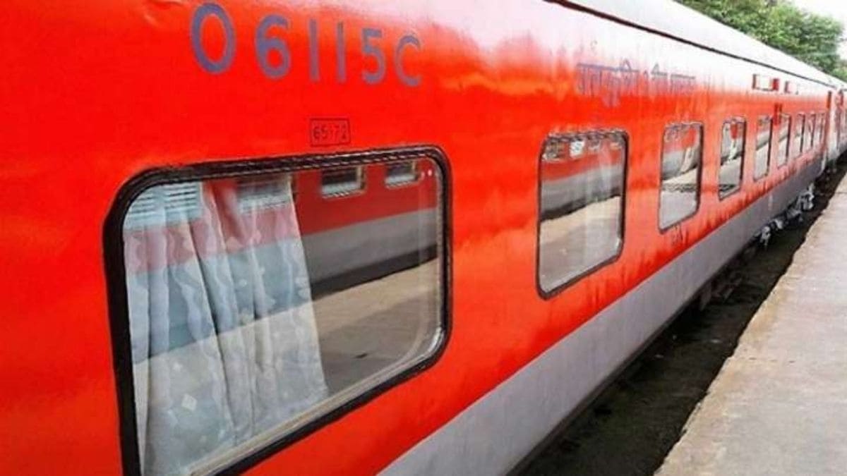 Amritsar-Saharsa train coach catches fire, one passenger suffers major burns (Representational image)