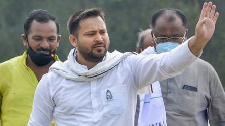 Bihar Election 2025: Tejashwi Yadav promises government jobs to Jeevika Didis Bihar Election 2025: Tejashwi Yadav promises government jobs to Jeevika Didis