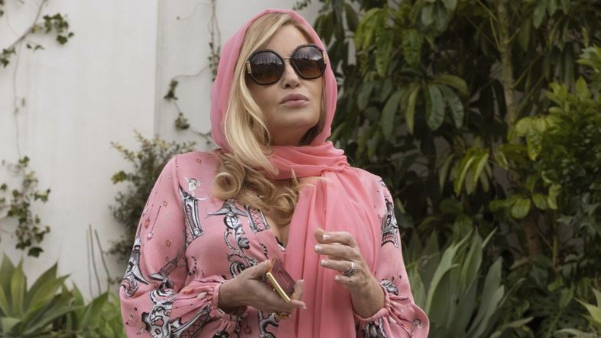 Jennifer Coolidge plays Tanya, a luxury traveller on The White Lotus journey. Jennifer Coolidge plays Tanya, a luxury traveller on The White Lotus journey.