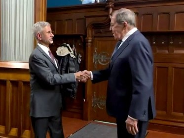 Jaishankar meets Lavrov in Russia, says several bilateral pacts under discussion ahead of Putin visit