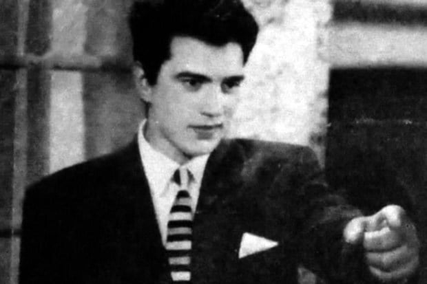 Shola Aur Shabnam (1961)Dharmendra was fresh-faced and charming as Ravi in the 1961 film Shola aur Shabnam which was one of the earliest films in the actor's repertoire. A hit film, it helped to launch Dharmendra's career as a leading man. (Image source: X)