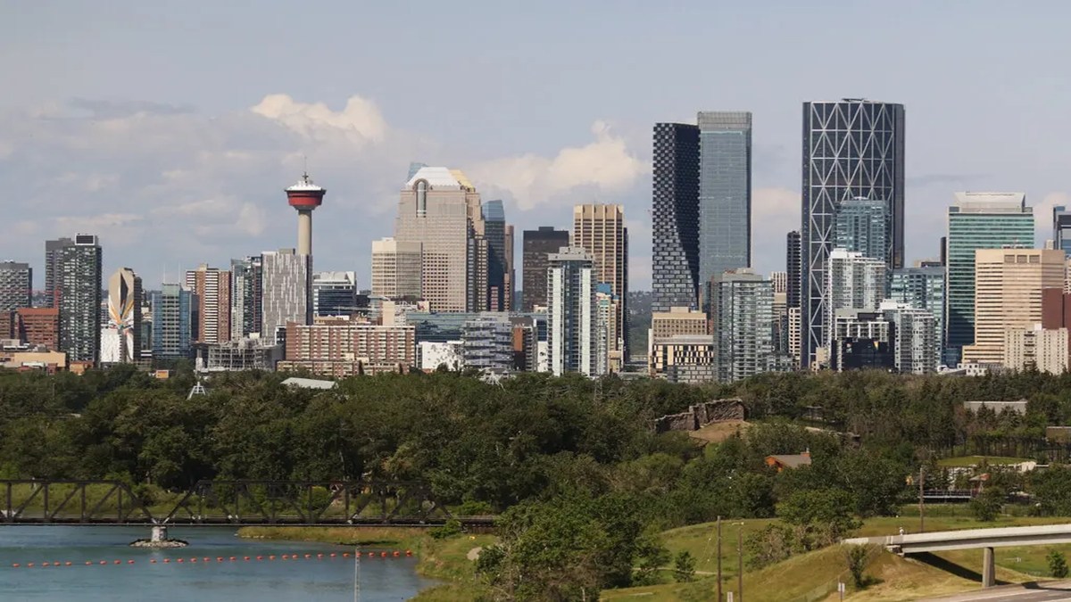 Canada Loses One in Five Immigrants Within 25 Years