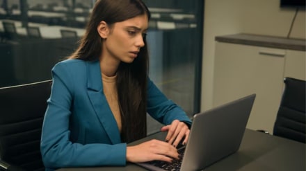 Employee shares her struggle with toxic work culture and 14-hour workdays in a viral Reddit post. Employee shares her struggle with toxic work culture and 14-hour workdays in a viral Reddit post.