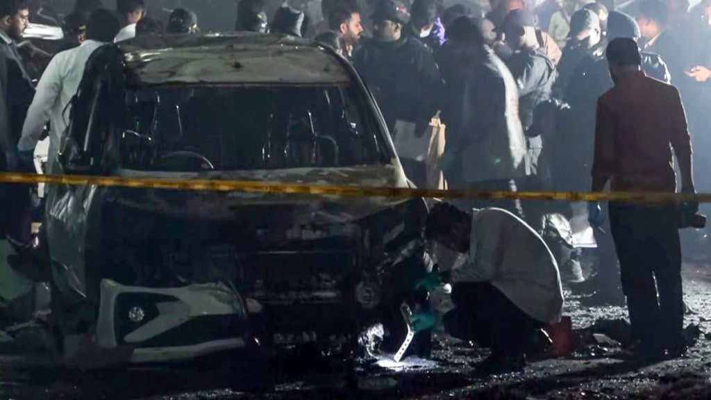 Video captures moments before Red Fort blast in Delhi