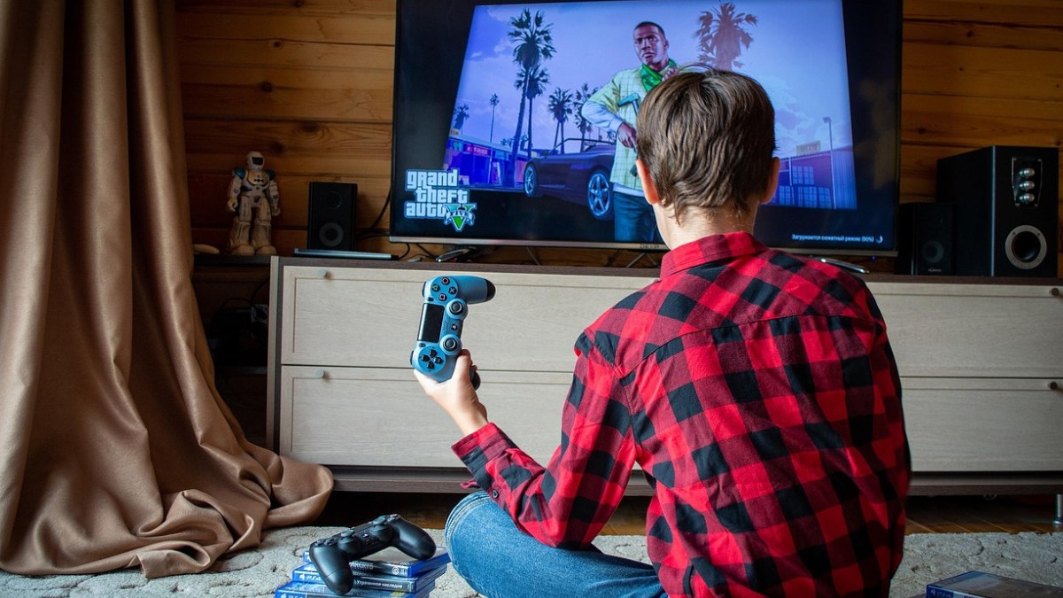 GTA 5 Player Discovers Rare Atomic Blimp Code in PS3 Copy