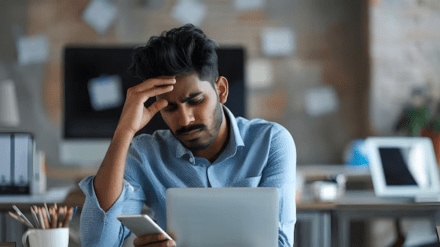 Heartbroken man searching for job after layoff, sharing experience on Reddit Heartbroken man searching for job after layoff, sharing experience on Reddit