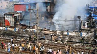 mumbai news, top news, mumbai fire, dharavi fire, mumbai fire, Navrang Compound fire, harbour line