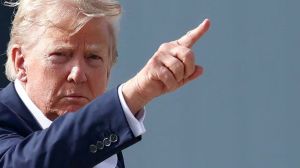 Donald Trump threatens air traffic controllers