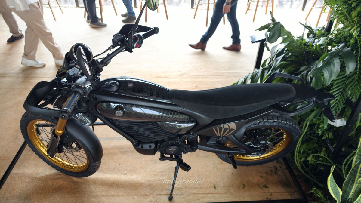 Royal Enfield unveils Flying Flea S6 at Motoverse 2025: Check design, specs and photos