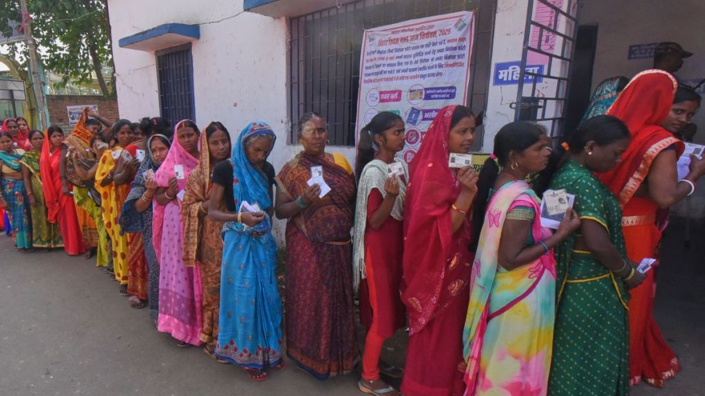 Bihar election voter turnout live: Voters turn up to caste vote in the first phase of polling. (PTI)