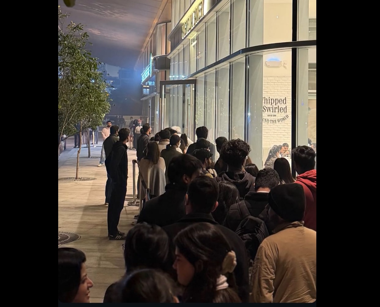 Magnolia Bakery's Gurugram Launch Sparks Long Queues