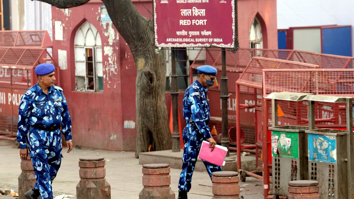 Maulvi Ishtiyaq, red fort blast, red fort car blast, delhi car blast, delhi news, blast news, white collar module, doctors arrested, dr shaheena, faridabad, jammu and kashmir