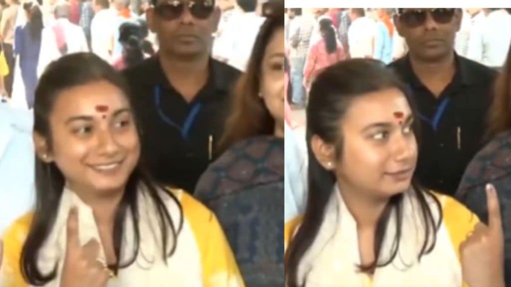 LJP (RV) MP Shambhavi Chaudhary seen with ink marks on both fingers. (Image: X) LJP (RV) MP Shambhavi Chaudhary seen with ink marks on both fingers. (Image: X)