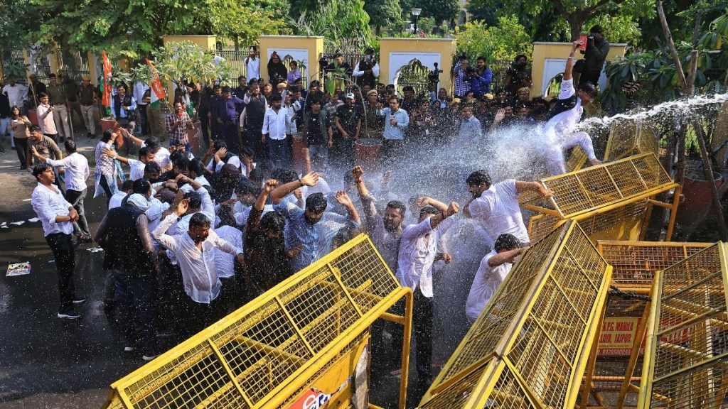 delhi, delhi school suicide, delhi teen suicide, delhi news, delhi school suicide case, teen suciide, rajendra place metro station, metro station suicide