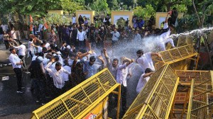 delhi, delhi school suicide, delhi teen suicide, delhi news, delhi school suicide case, teen suciide, rajendra place metro station, metro station suicide