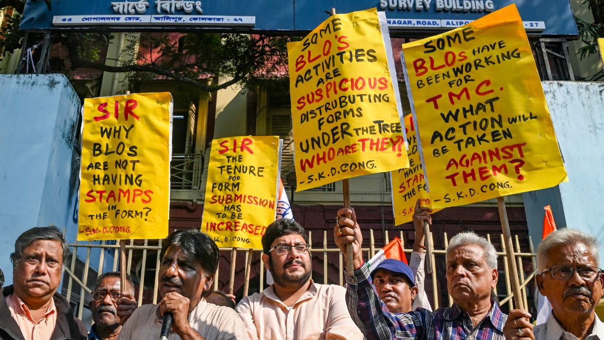 SC seeks ECI’s response on pleas challenging SIR in Kerala, UP and other states