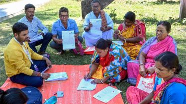 Uttar Dinajpur, Malda, Murshidabad, South-24 Parganas, Jalpaiguri, Cooch Behar, North-24 Parganas, Nadia, Dakshin Dinajpur, west Bengal, Bengal sir, special intensive revision, mamata Banerjee, eci, eci sir, gyanesh kumar