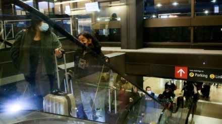 The combination of heavy snow and strong winds is expected to reduce visibility, create snowdrifts, and make road conditions icy and hazardous, increasing travel risks considerably. (Image source: Reuters)