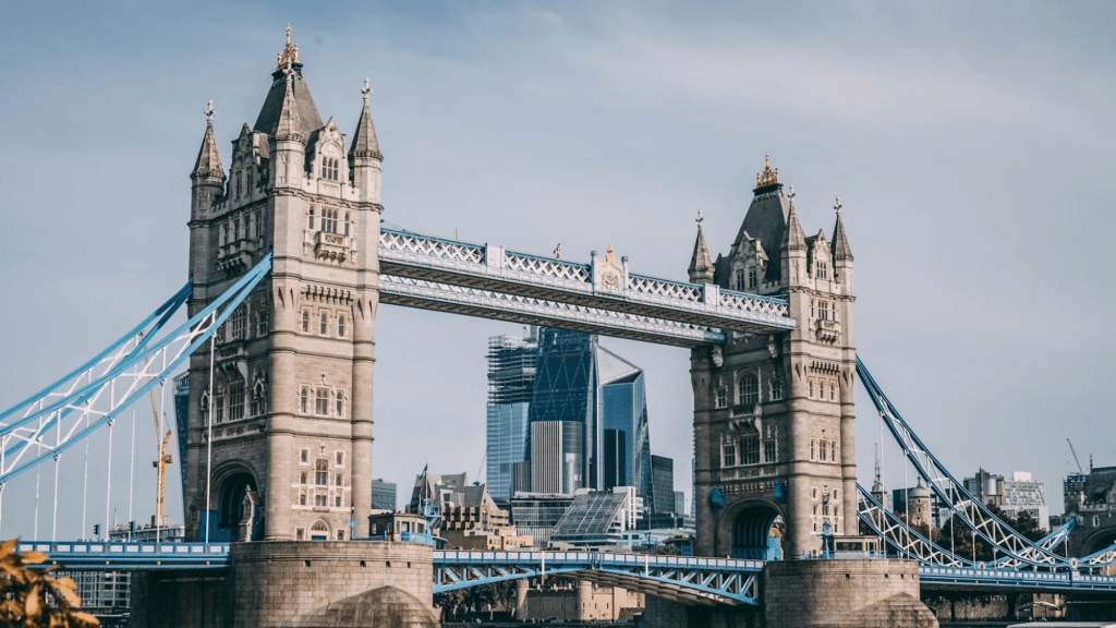 The Chennai-based real estate company said the week-long trip is fully sponsored and will take 1,000 top-performing employees from its India and Dubai offices to London in batches.