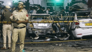 Delhi blast, car explosion Delhi, Red Fort metro station blast, Red Fort car explosion, vehicle fire near Red Fort, delhi blast live, delhi alert, delhi news, bomb blast news, delhi blast live, car explosion near red fort live updates
