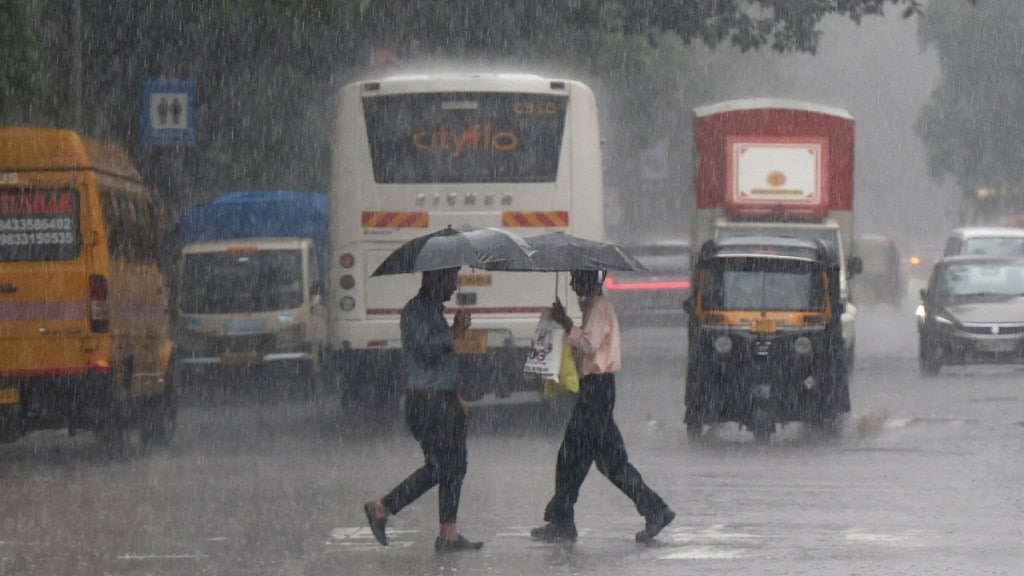 Tamil Nadu Weather: IMD issues yellow alert for Chennai, Chengalpattu and other districts; schools shut amid continuous rainfall Tamil Nadu Weather: IMD issues yellow alert for Chennai, Chengalpattu and other districts; schools shut amid continuous rainfall