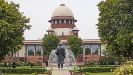 SC issues contempt notice to Telangana speaker over delay in deciding disqualification of 10 BRS MLAs SC issues contempt notice to Telangana speaker over delay in deciding disqualification of 10 BRS MLAs