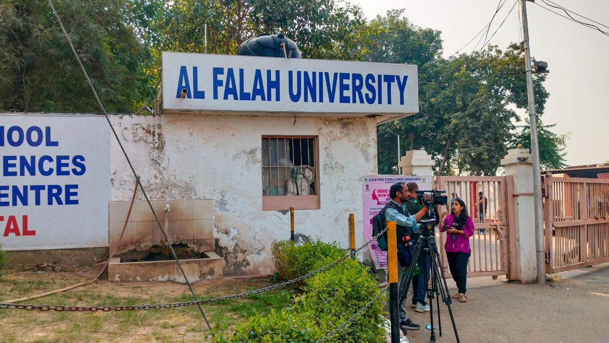 ‘On paper’ doctors, fake patients: New details emerge about Red Fort blast case as ED probes Al Falah university ‘On paper’ doctors, fake patients: New details emerge about Red Fort blast case as ED probes Al Falah university