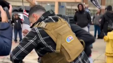 Capitol rioter slaps bacon on Quran in US’ Michigan amid raging anti-Islam protests