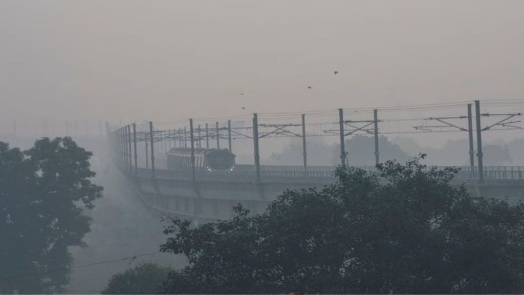 Delhi smog unsettles locals, can unleash environmental refugees, fear experts