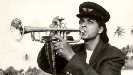 SRK’s first paycheck wasn’t from acting: Here's how much he earned SRK’s first paycheck wasn’t from acting: Here's how much he earned