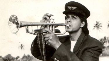 SRK’s first paycheck wasn’t from acting: Here's how much he earned