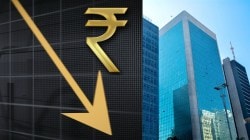 Weakening rupee boosts IT, pharma 