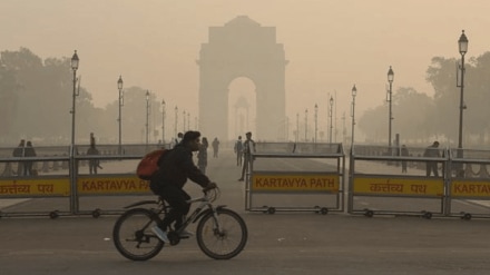 The AQI in Delhi at 11 am is recorded at 327, which falls in the “very poor” category. Read on for a closer, data-driven look at what the numbers reveal amid the ongoing BJP vs AAP blame game over the capital’s air pollution.