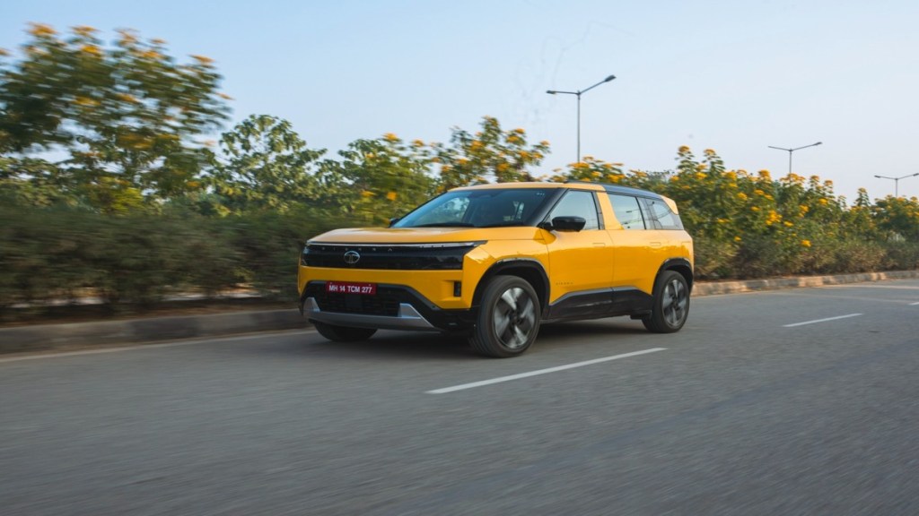 Tata Sierra SUV Crosses 70,000 Bookings on Day 1; Prices Start at Rs 11.49 Lakh